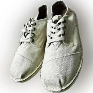 Men’s Toms shoes size 10.5 good condition tan